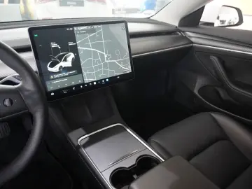 TESLA Model 3 LONGRANGE DUAL-MOTOR NAVI KAMERA PANO SH