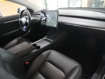 TESLA Model 3 LONGRANGE DUAL-MOTOR NAVI KAMERA PANO SH