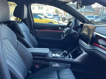 BYD TANG EV AWD 7-Seat Panorama Ambient FACELIFT