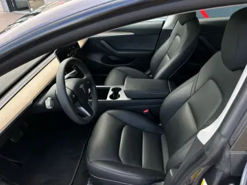 TESLA Model 3 RWD Standard Range Facelift Matrix