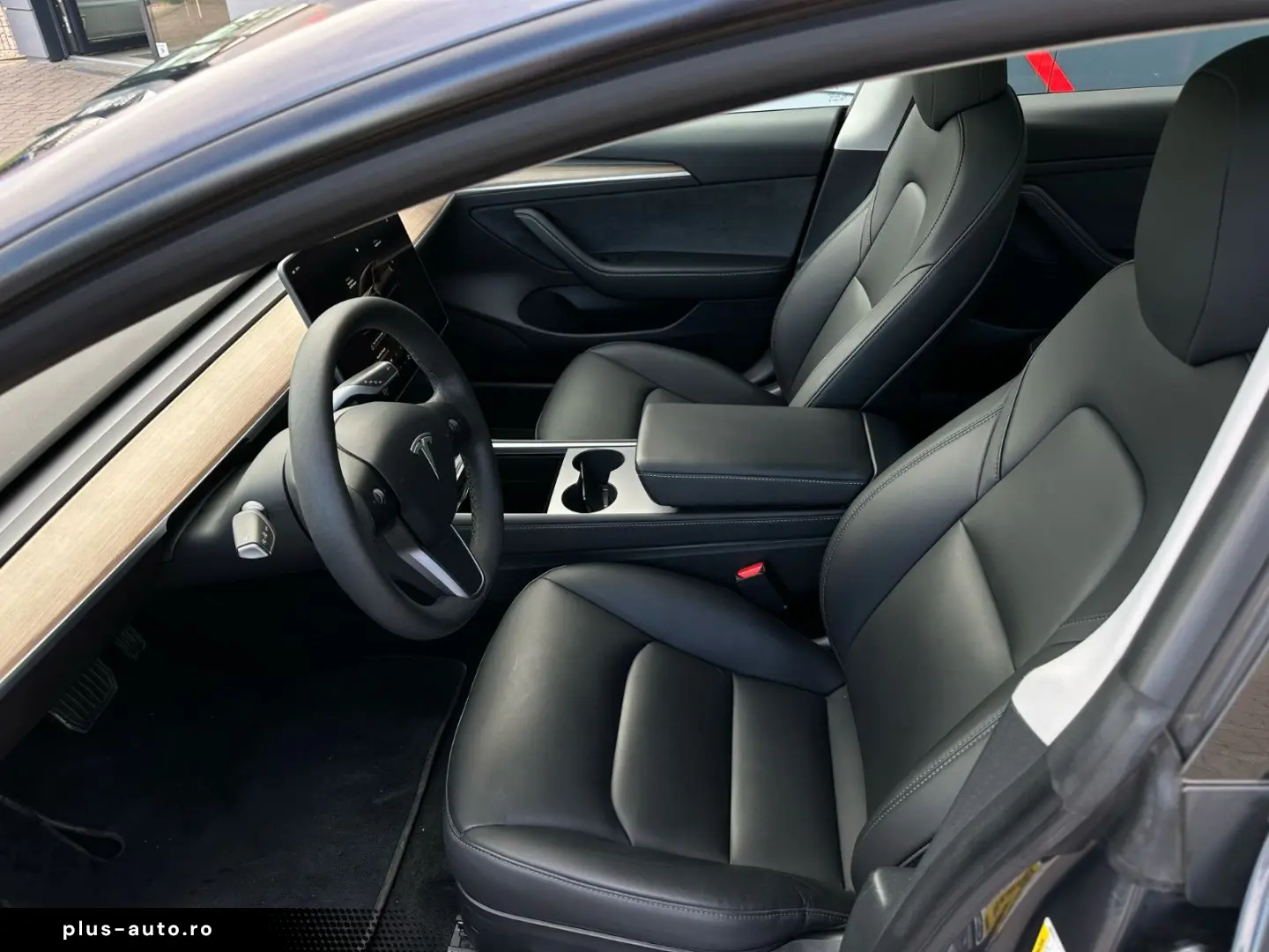 TESLA Model 3 RWD Standard Range Facelift Matrix