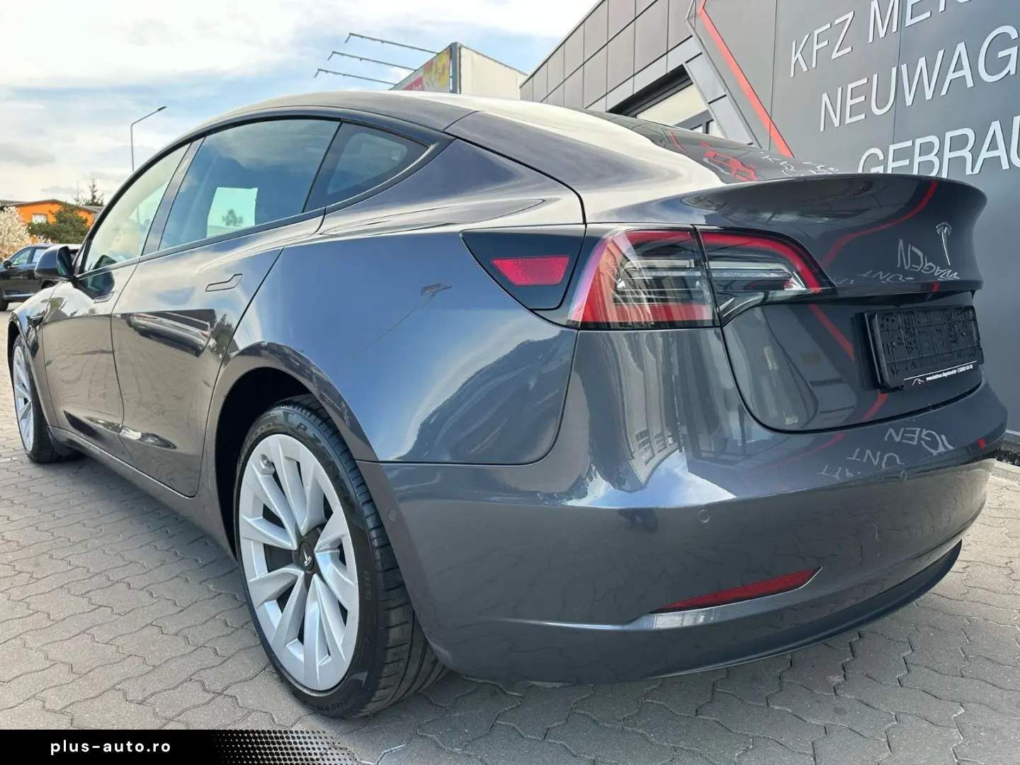 TESLA Model 3 RWD Standard Range Facelift Matrix