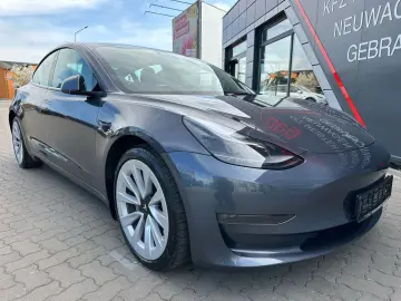 TESLA Model 3 RWD Standard Range Facelift Matrix