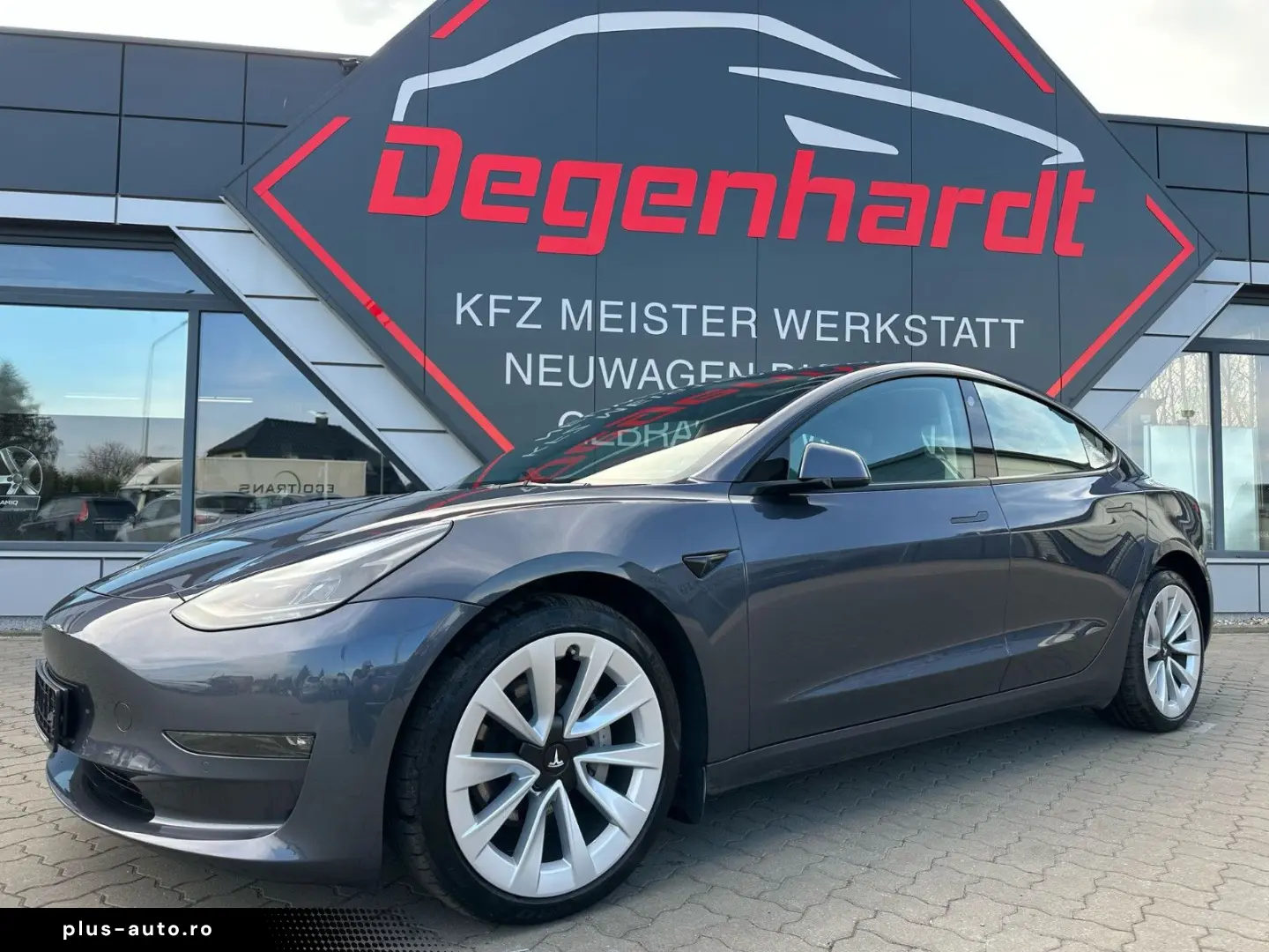 TESLA Model 3 RWD Standard Range Facelift Matrix