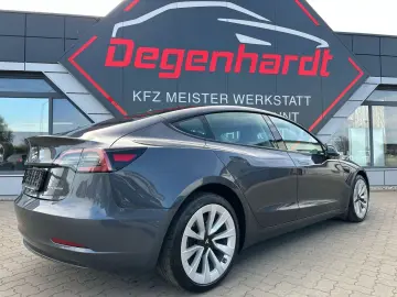 TESLA Model 3 RWD Standard Range Facelift Matrix