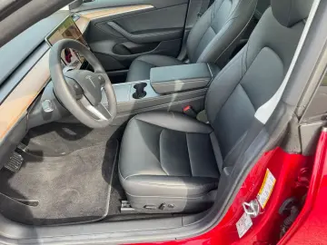 TESLA Model 3 RWD Allwetter 60 kWh Neuwertig Mwst