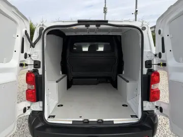 PEUGEOT EXPERT AUTOMAT 6 LOCURI 2024