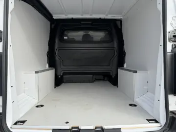 PEUGEOT EXPERT AUTOMAT 6 LOCURI 2024