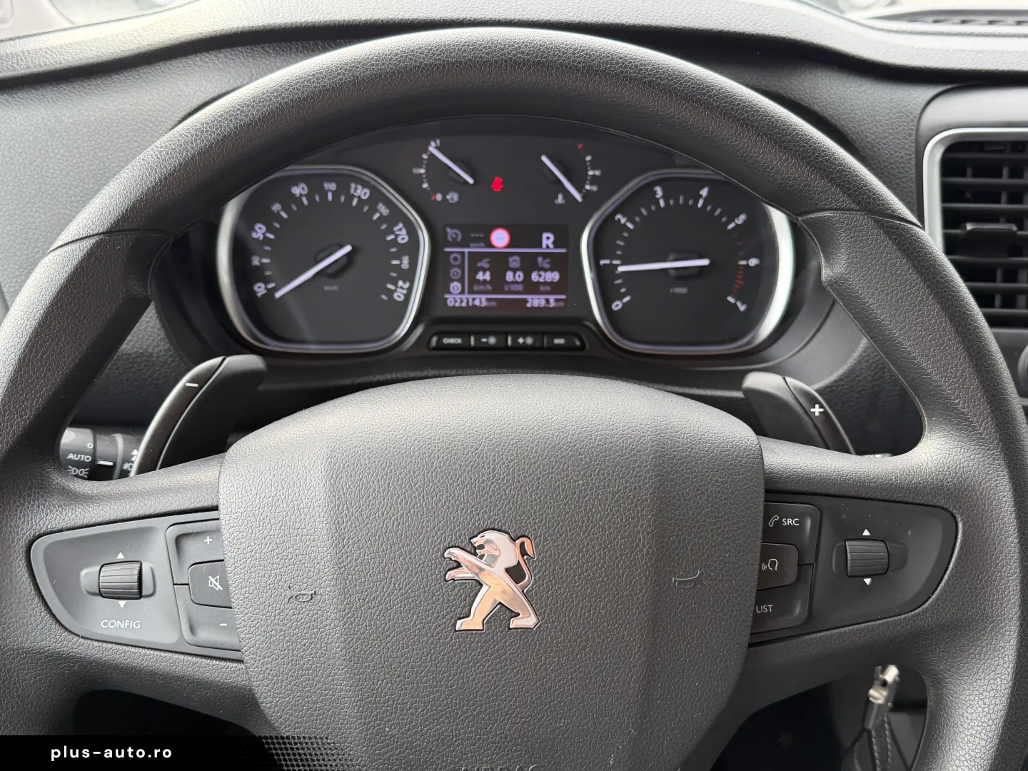 PEUGEOT EXPERT AUTOMAT 6 LOCURI 2024