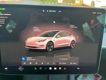 TESLA Model 3 ohne Nachlackierung  kaufe auch Tesla an