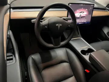 TESLA Model 3 ohne Nachlackierung  kaufe auch Tesla an