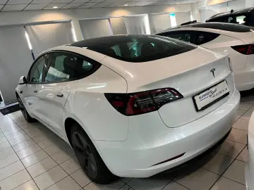 TESLA Model 3 ohne Nachlackierung  kaufe auch Tesla an