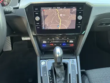 VOLKSWAGEN PASSAT AUTOMAT