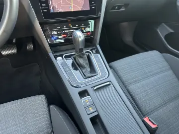 VOLKSWAGEN PASSAT AUTOMAT