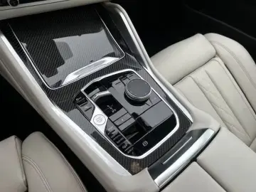 BMW X6 xDrive30d B&W AHK Iconic 22  Pano