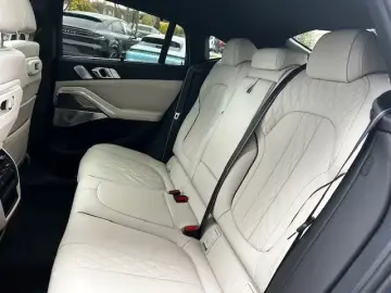 BMW X6 xDrive30d B&W AHK Iconic 22  Pano