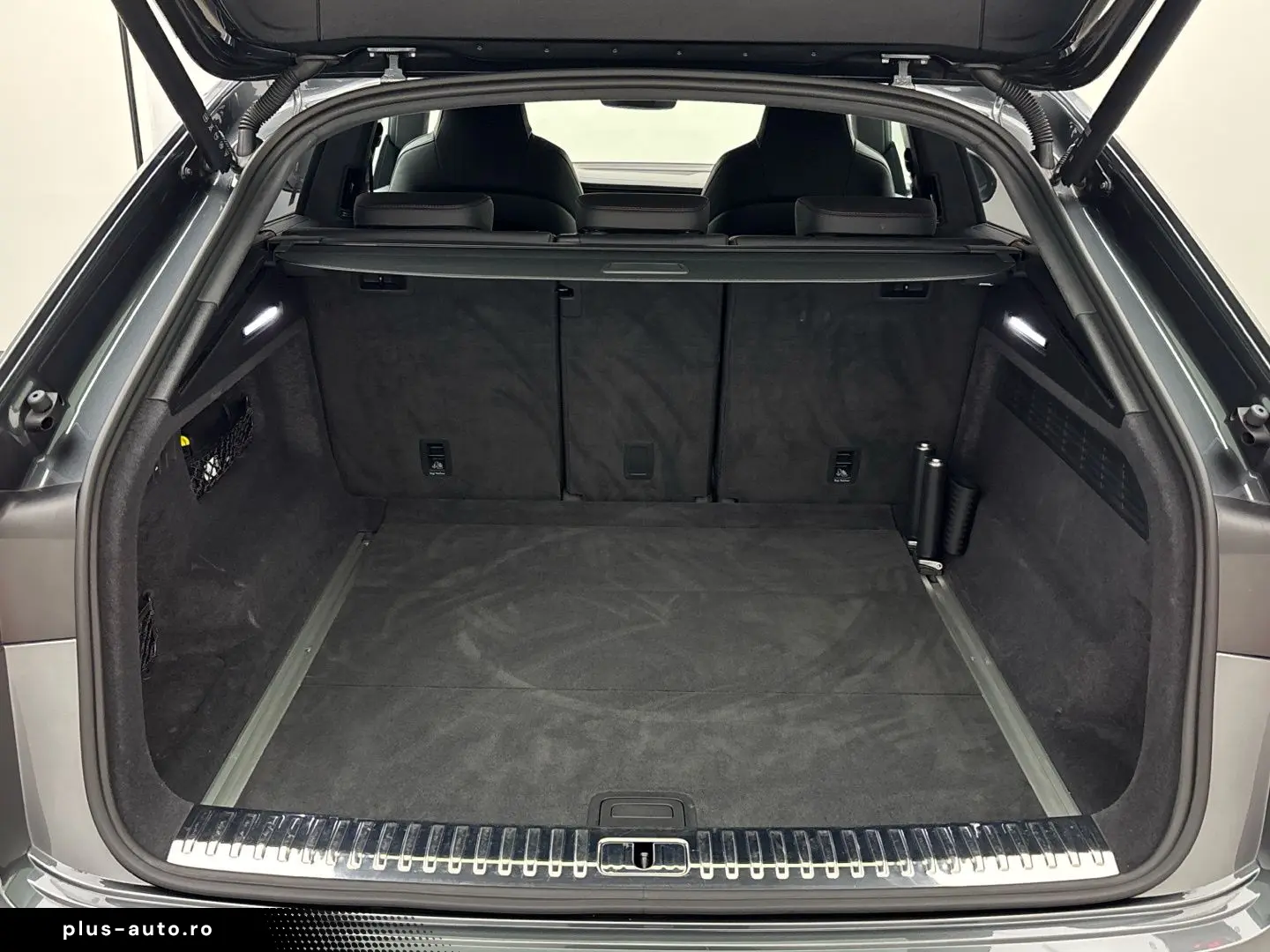 AUDI RSQ8 4.0 TFSI quattro Matrix ACC Panorama AHK