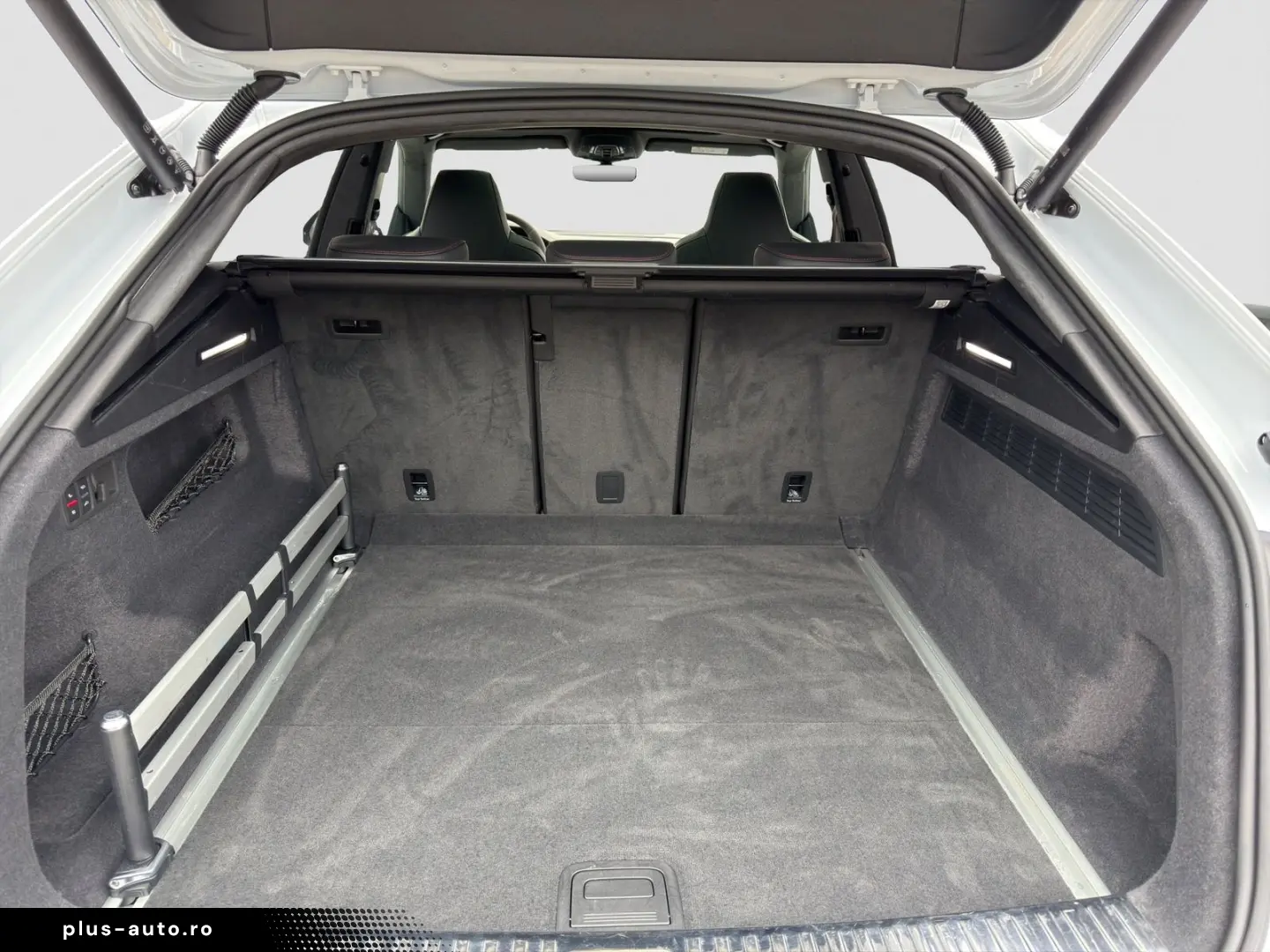 AUDI RSQ8 qu 5JGAR MATRIX HUD Virtual Pano 360