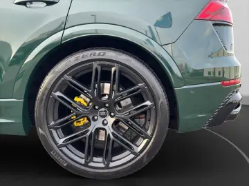 AUDI RS Q8 4.0 TFSI quattro Head-Up B O HiFi Anhängek