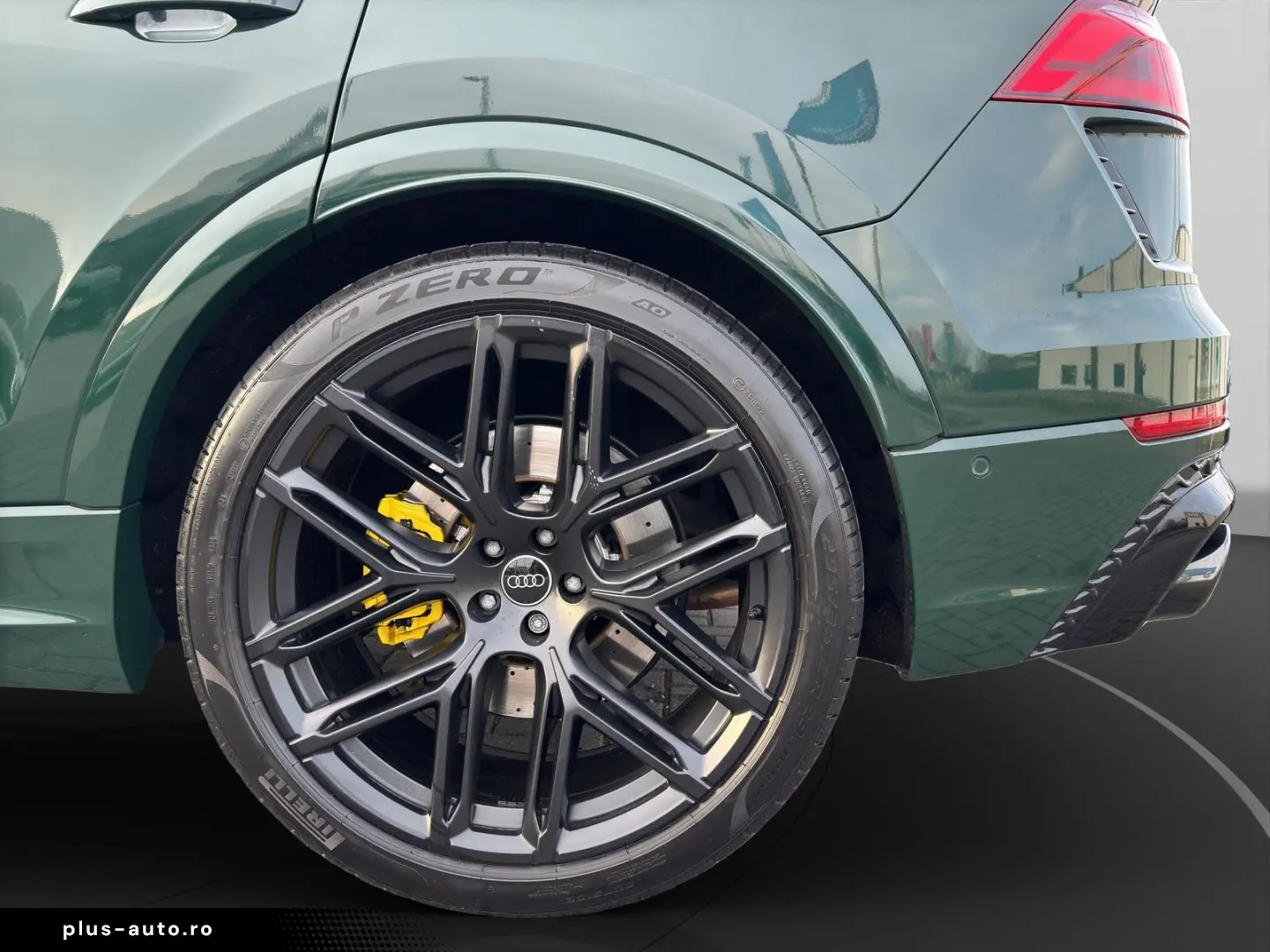 AUDI RS Q8 4.0 TFSI quattro Head-Up B O HiFi Anhängek