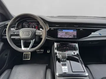 AUDI RS Q8 4.0 TFSI quattro Head-Up B O HiFi Anhängek