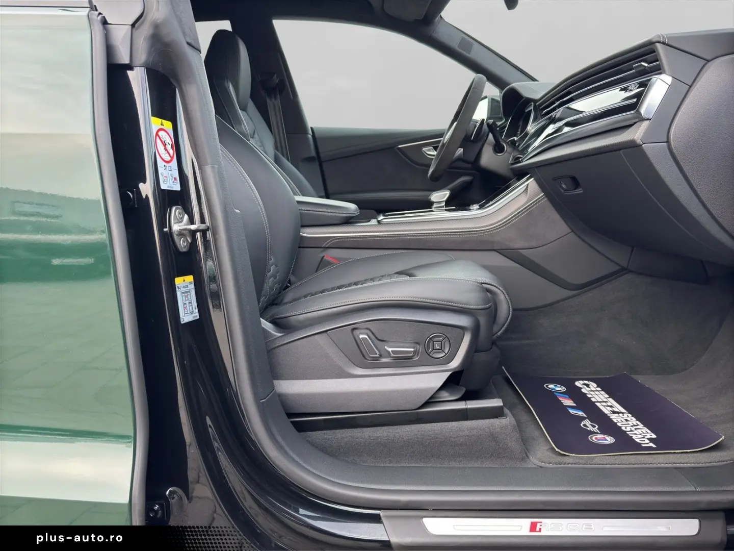 AUDI RS Q8 4.0 TFSI quattro Head-Up B O HiFi Anhängek