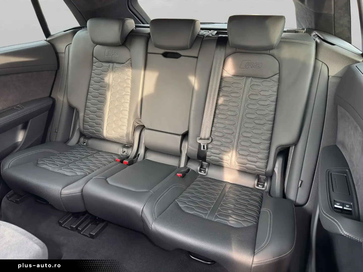 AUDI RS Q8 4.0 TFSI quattro Head-Up B O HiFi Anhängek