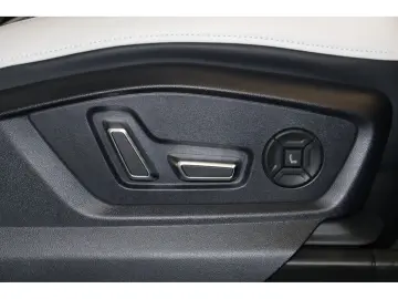 AUDI RS Q8 4.0 TFSI UPE187 FACELIFT Pano  B&OAdv Lase