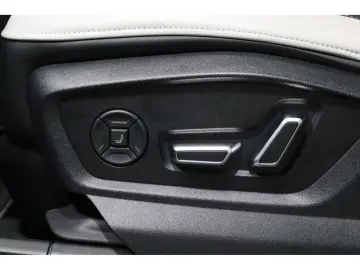 AUDI RS Q8 4.0 TFSI UPE187 FACELIFT Pano  B&OAdv Lase