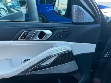 BMW X6 xDrive30d Carbon B&W 22  Iconic