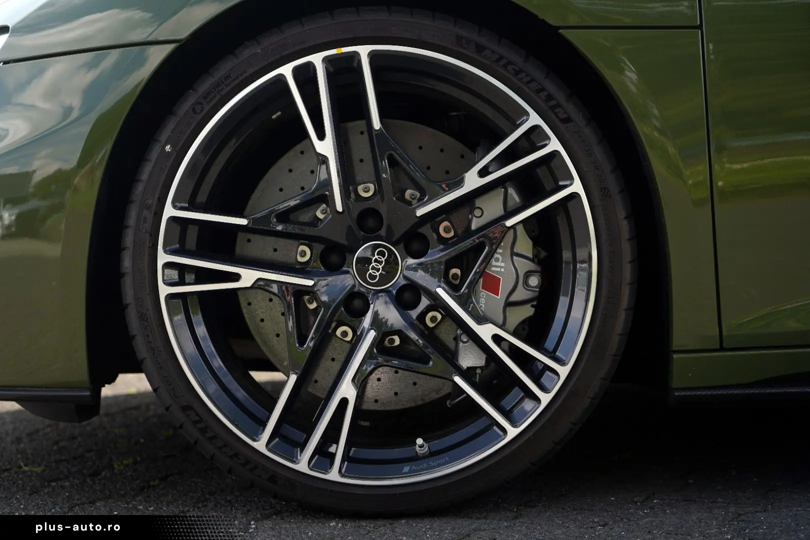 AUDI R8 QUATTRO PERFORMANCE UNIKAT URBANGREEN CARBON