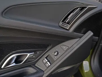 AUDI R8 QUATTRO PERFORMANCE UNIKAT URBANGREEN CARBON