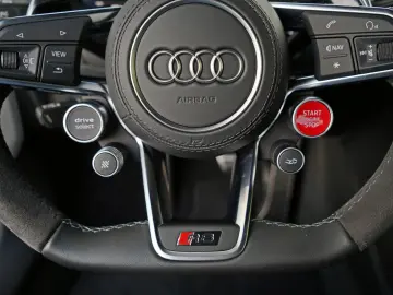 AUDI R8 QUATTRO PERFORMANCE UNIKAT URBANGREEN CARBON