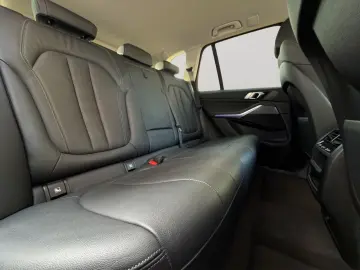 BMW X5 xDrive 30 d X Line HUD NAVI LED ACC RFK LEDER