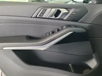 BMW X5 xDrive 30 d M Sport Standhzg. AHK Pano Head-U