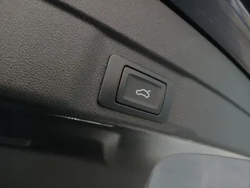 AUDI A5 Lim. TDI S tronic  ACC PARKASSIST  SHZ