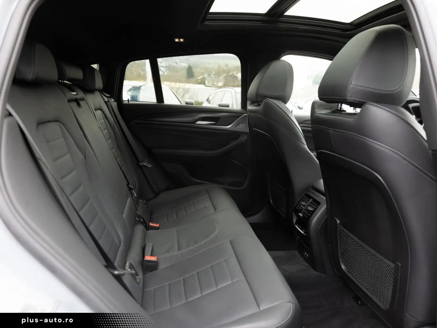 BMW X4 xDrive 30d M-Sport FACEL. PANO AHK HUD 360