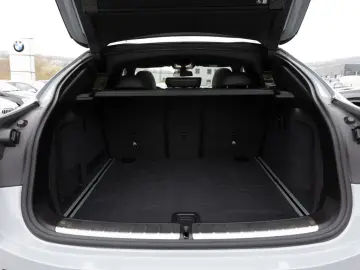 BMW X4 xDrive 30d M-Sport FACEL. PANO AHK HUD 360