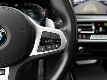 BMW X4 xDrive 30d M-Sport FACEL. PANO AHK HUD 360