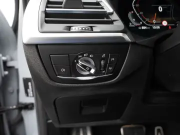 BMW X4 xDrive 30d M-Sport FACEL. PANO AHK HUD 360