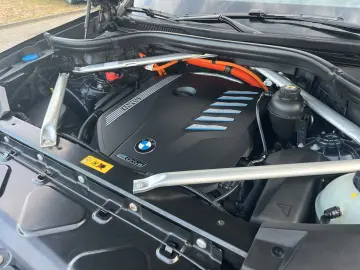 BMW X5 45e xLine Laser AHK Pano Bowers & Wilkins