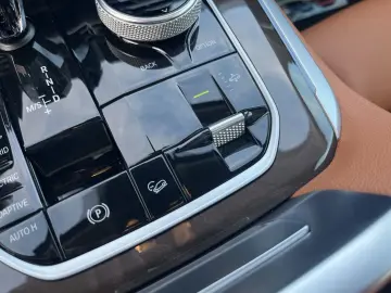 BMW X5 45e xLine Laser AHK Pano Bowers & Wilkins