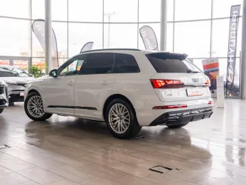 Audi Q7 3.0TDI Quattro Tiptronic  S-Line  - 7 Locuri