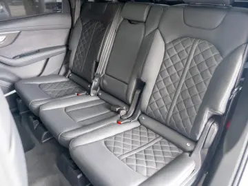 Audi Q7 3.0TDI Quattro Tiptronic  S-Line  - 7 Locuri