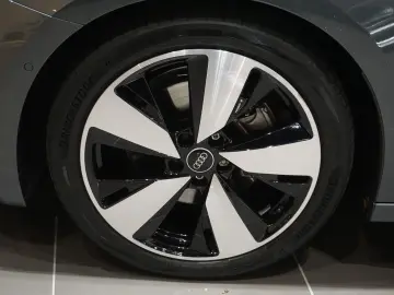 AUDI A5 Limousine TFSI S-line Matrix ACC AHKSitze Mem