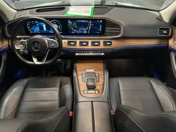 MERCEDES-BENZ GLS 350 d 4Matic AMG 21Zoll Glasdach HIFI HUD