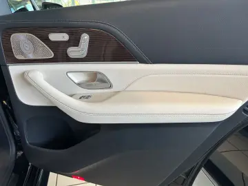 MERCEDES-BENZ GLS 400 d AMG Paket   Standheizung  Pano