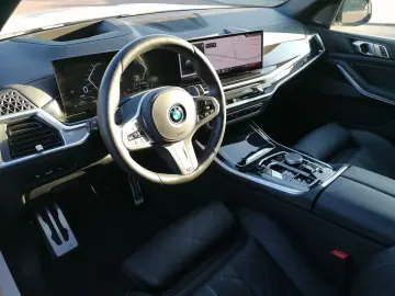 BMW X5 xDrive50e M Pack H&K  360  Jante 22   Carlig