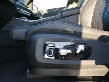 BMW X5 xDrive50e M Pack H&K  360  Jante 22   Carlig