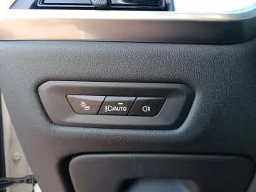 BMW X5 xDrive50e M Pack H&K  360  Jante 22   Carlig